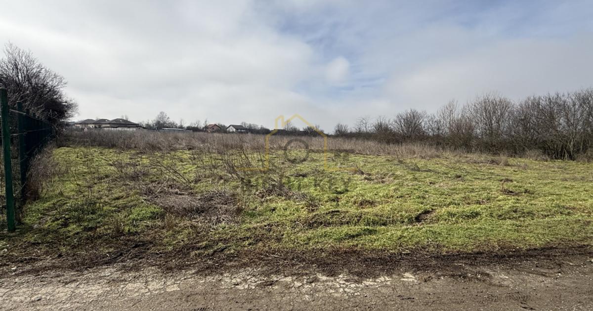 Teren Construcții intravilan de 6200 mp, în Săbăreni