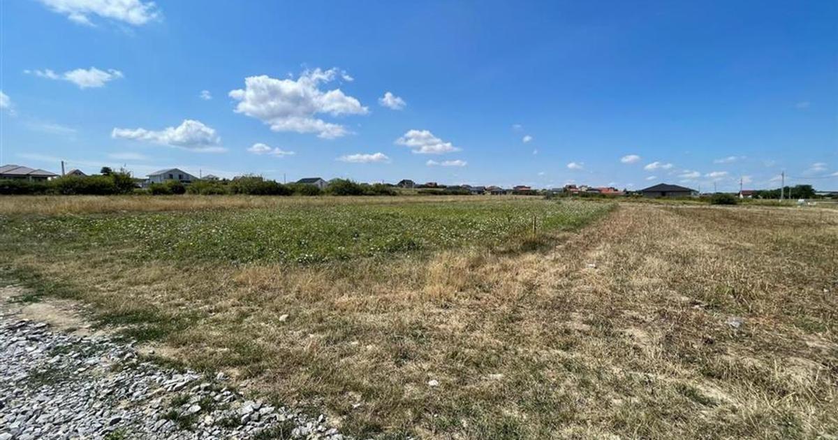 Teren Construcții intravilan de 1391 mp, în Sânmartin