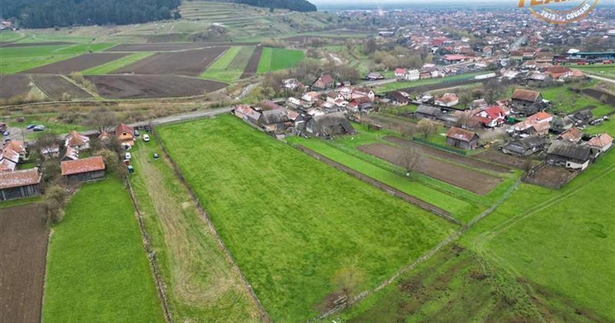 Teren Construcții intravilan de 8000 mp, în Sânzieni