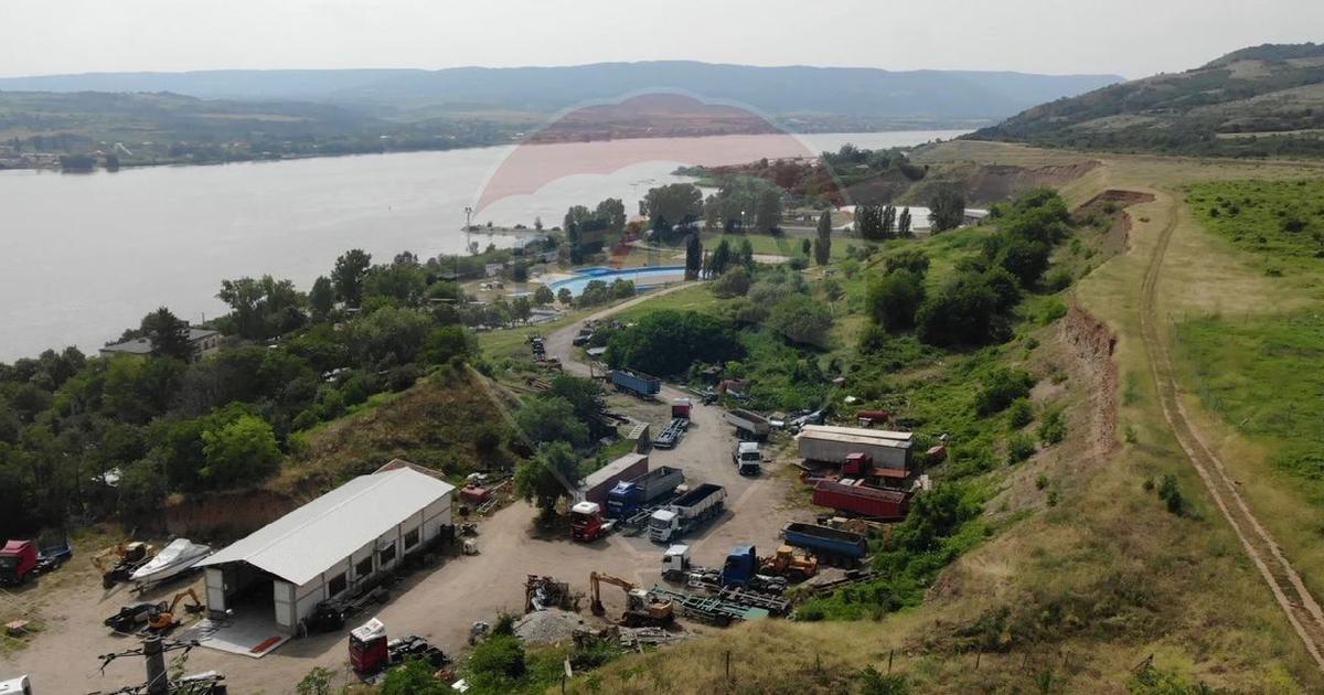 Teren Construcții intravilan de 1766 mp, în Schela Cladovei