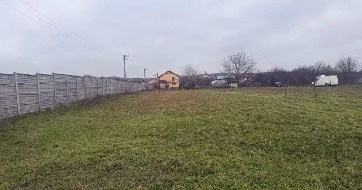 Teren Construcții intravilan de 2500 mp, în Șimnicu de Sus