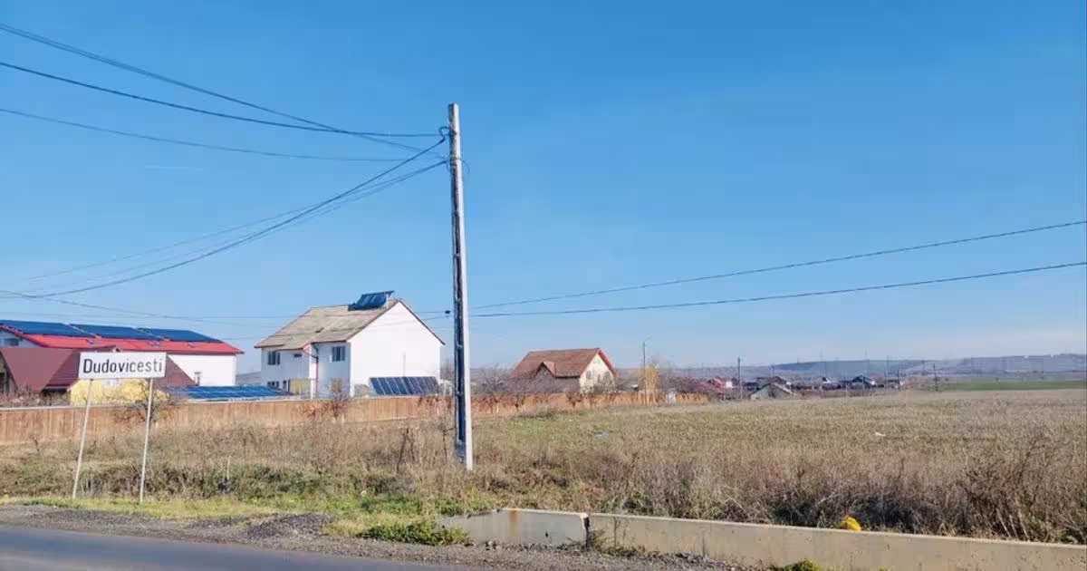 Teren Construcții intravilan de 353 mp, în Șimnicu de Sus