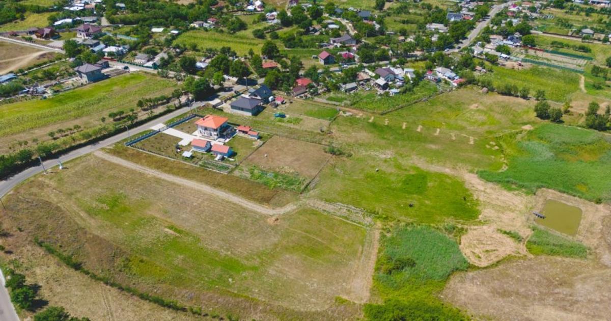 Teren Construcții intravilan de 1000 mp, în Stâncești