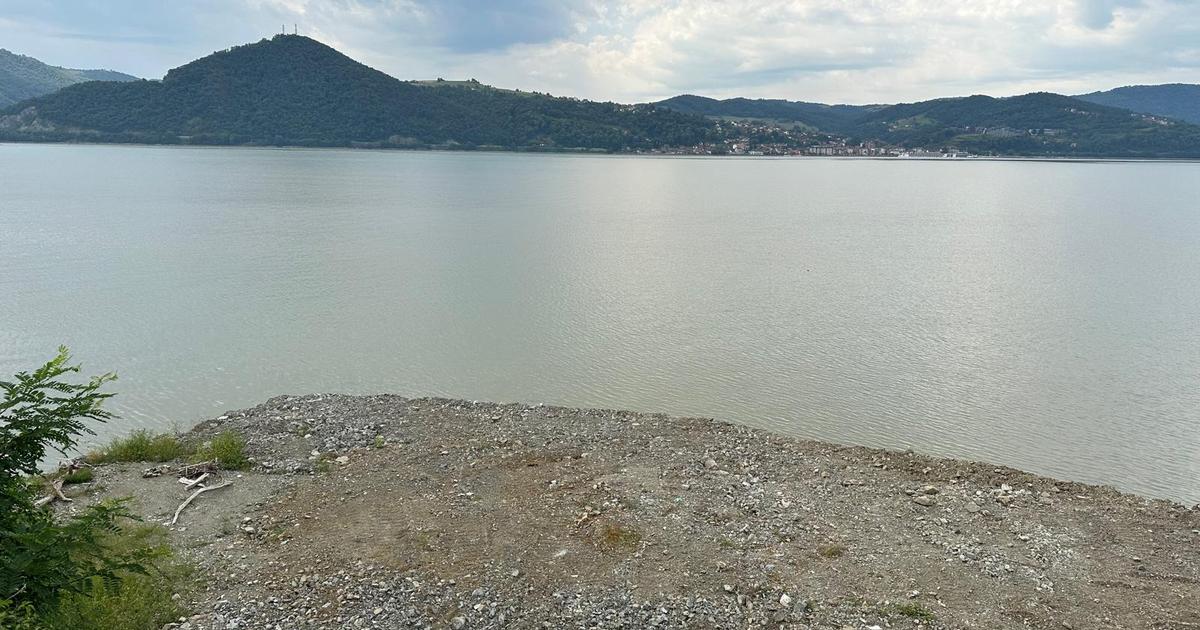 Teren Construcții intravilan de 1000 mp, în Svinița