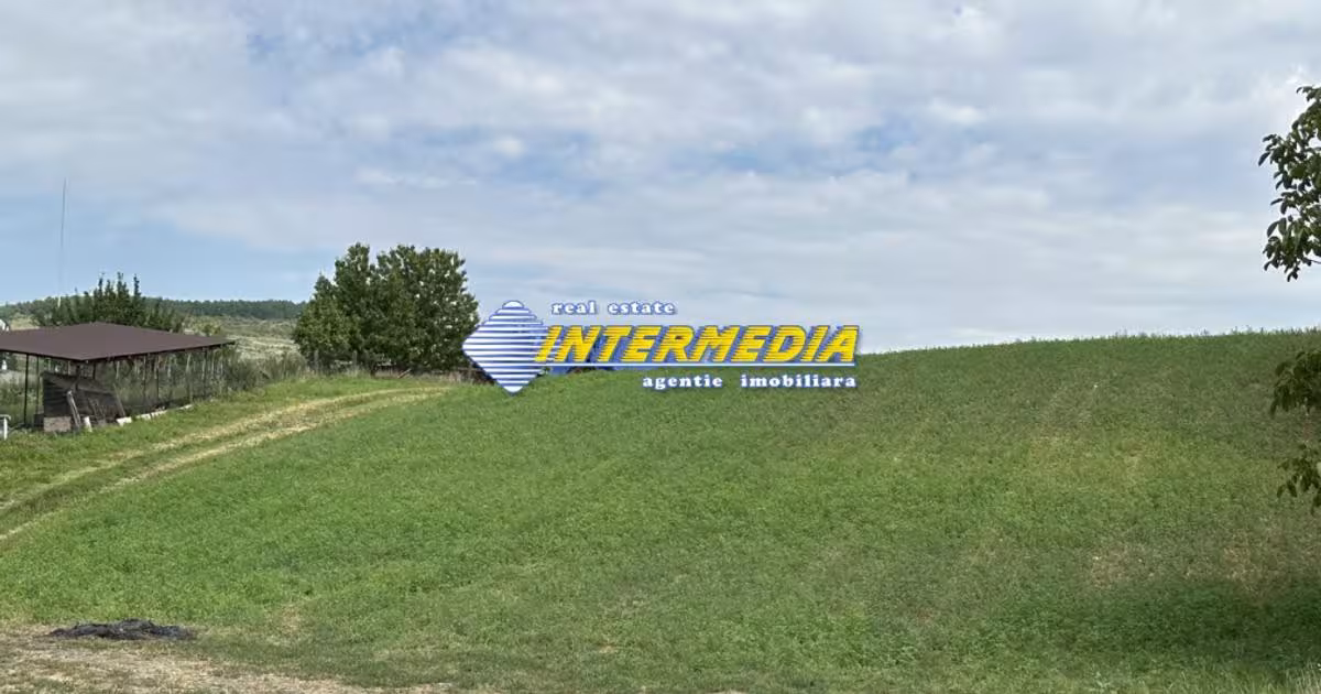 Teren Construcții intravilan de 2062 mp, în Țelna