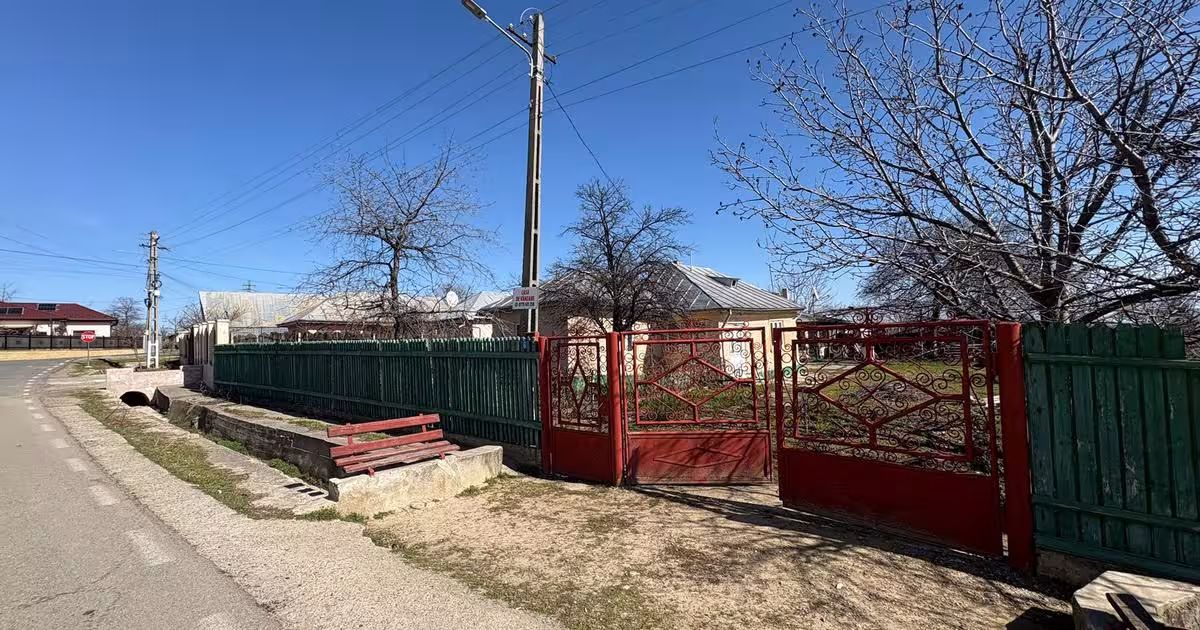 Teren Construcții intravilan de 2200 mp, în Urechești