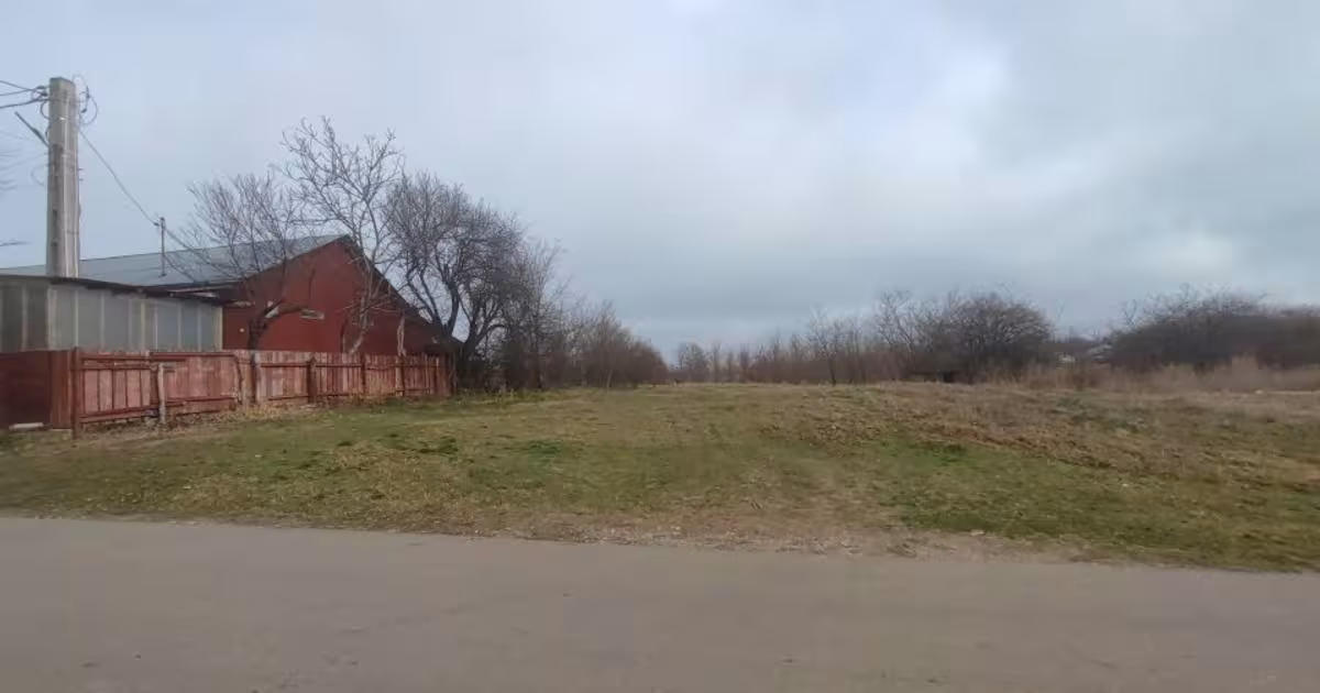 Teren Construcții intravilan de 1881 mp, în Vâlcelele
