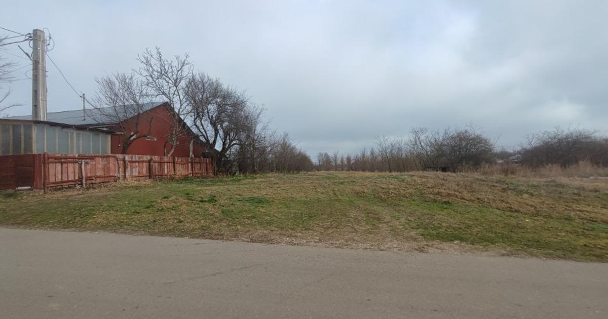 Teren Construcții intravilan de 1881 mp, în Vâlcelele