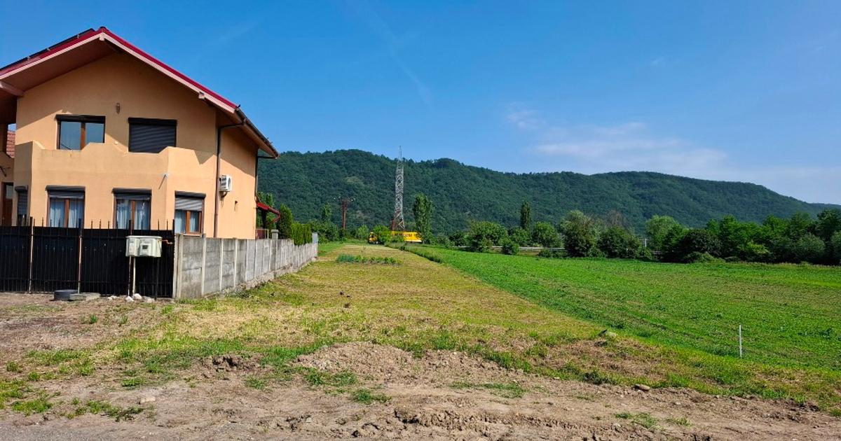 Teren Construcții intravilan de 1423 mp, în Vețel