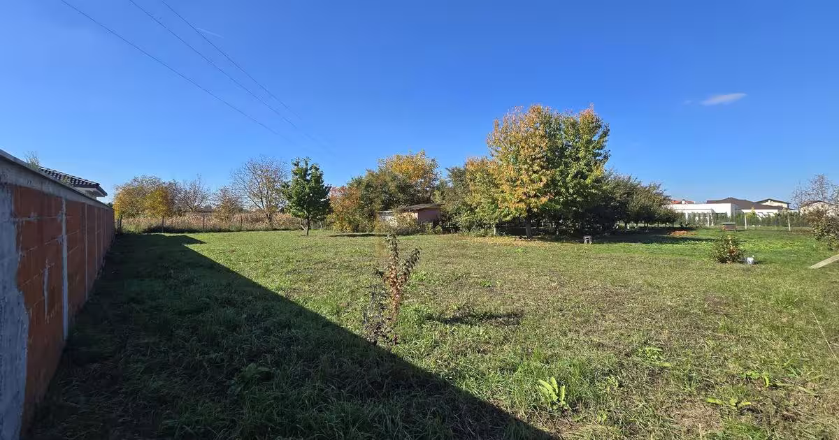 Teren Construcții extravilan de 1800 mp, în Vetiș