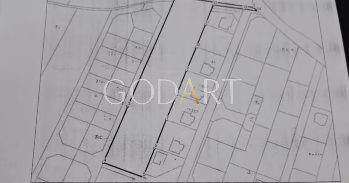 Teren Construcții intravilan de 5291 mp, în Viforâta
