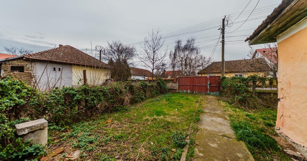 Teren Construcții intravilan de 1216 mp, în Vladimirescu