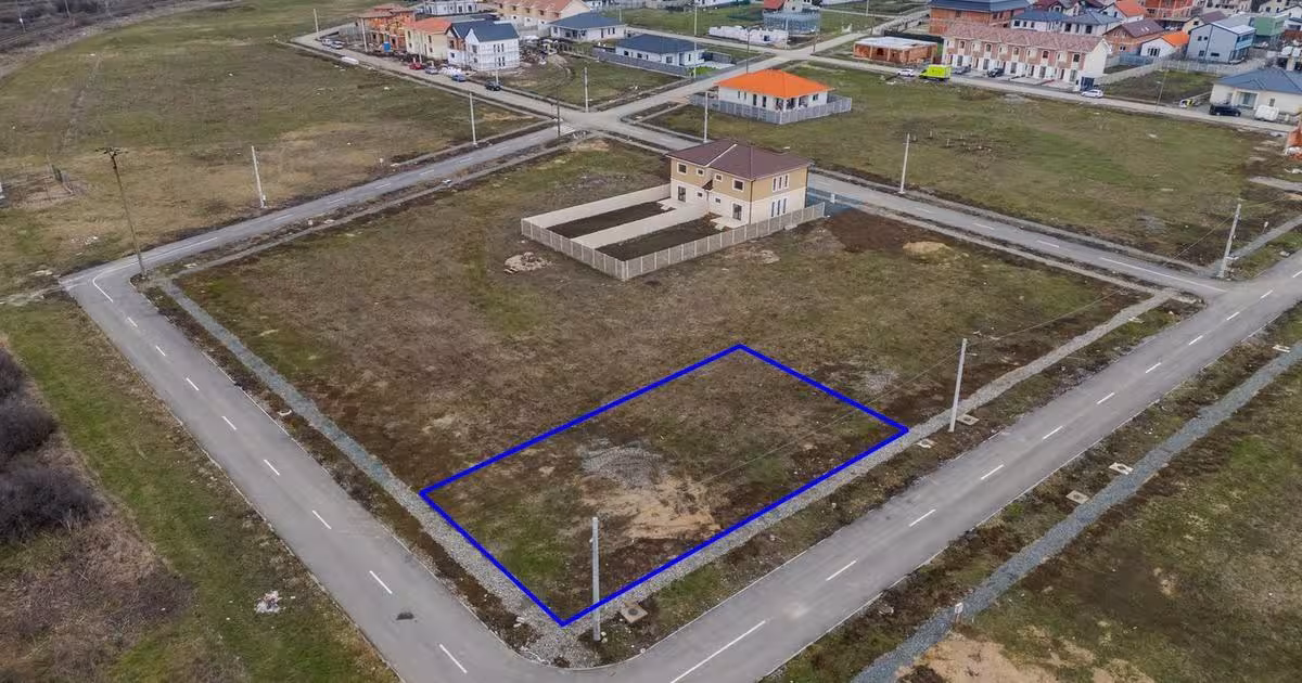 Teren Construcții intravilan de 700 mp, în Vladimirescu
