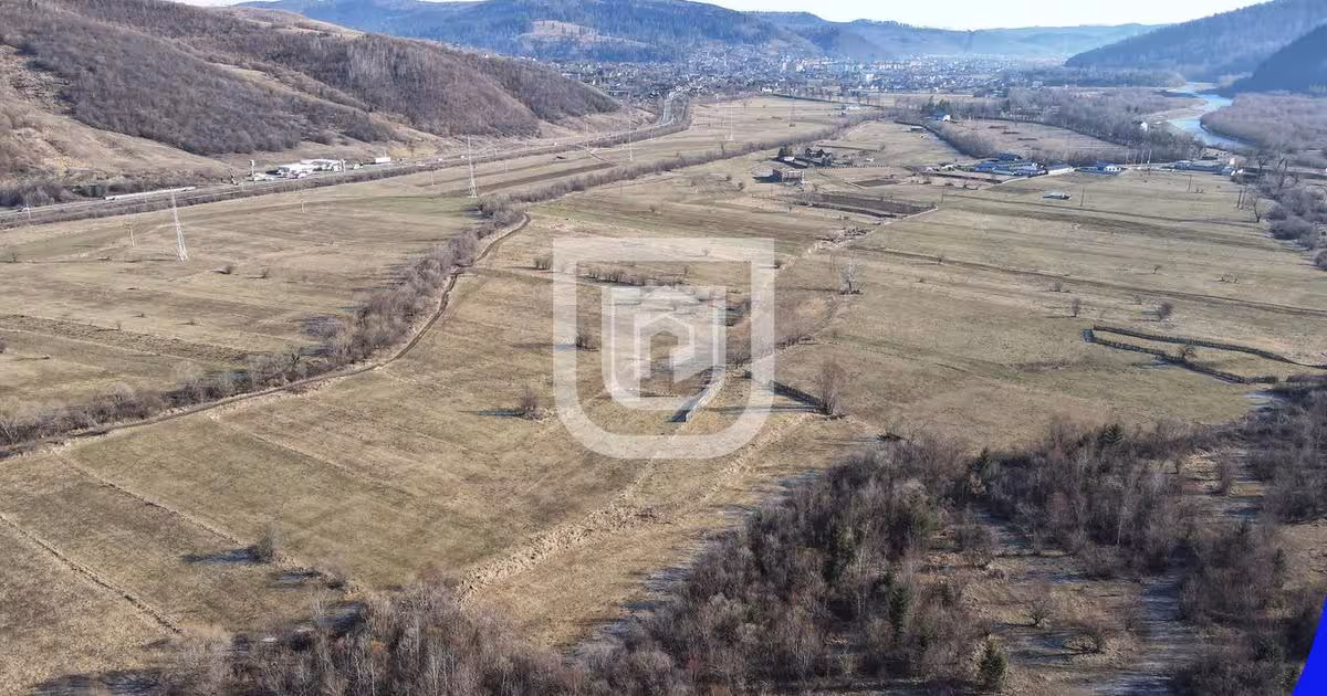 Teren Construcții extravilan de 2250 mp, în Voroneț