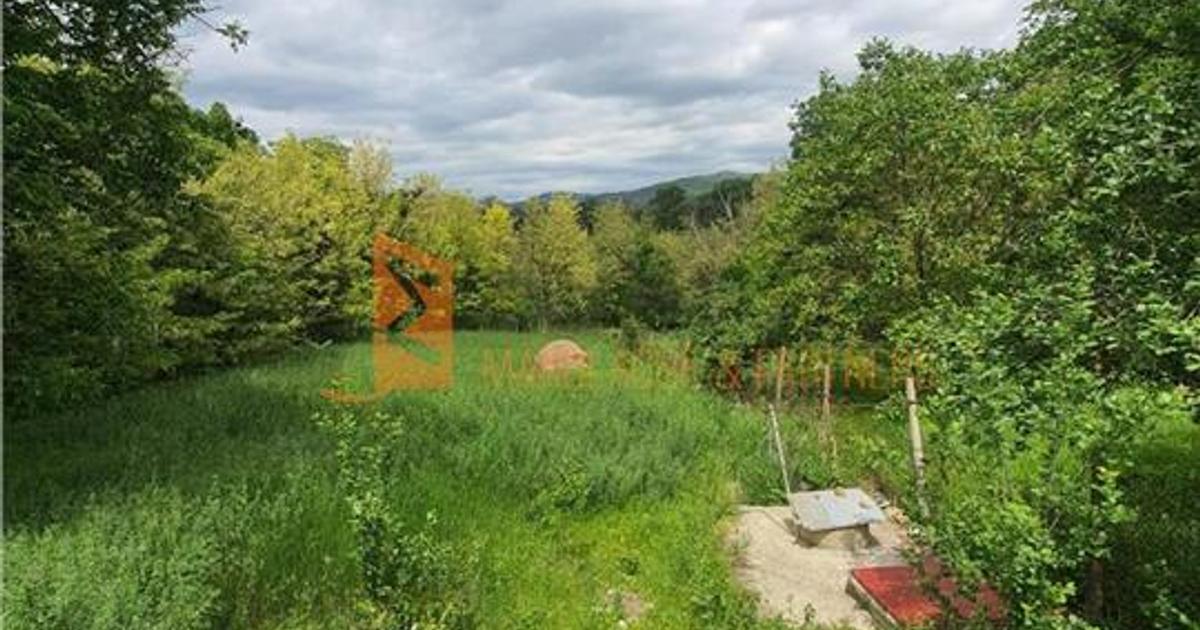 Teren intravilan de 1717 mp, în Beceni