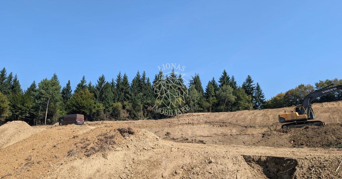 Teren extravilan de 5930 mp, în zona Est, Bistrița