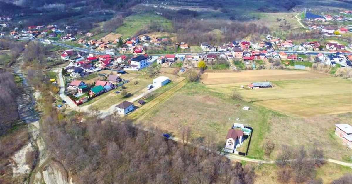 Teren intravilan de 2550 mp, în Budești