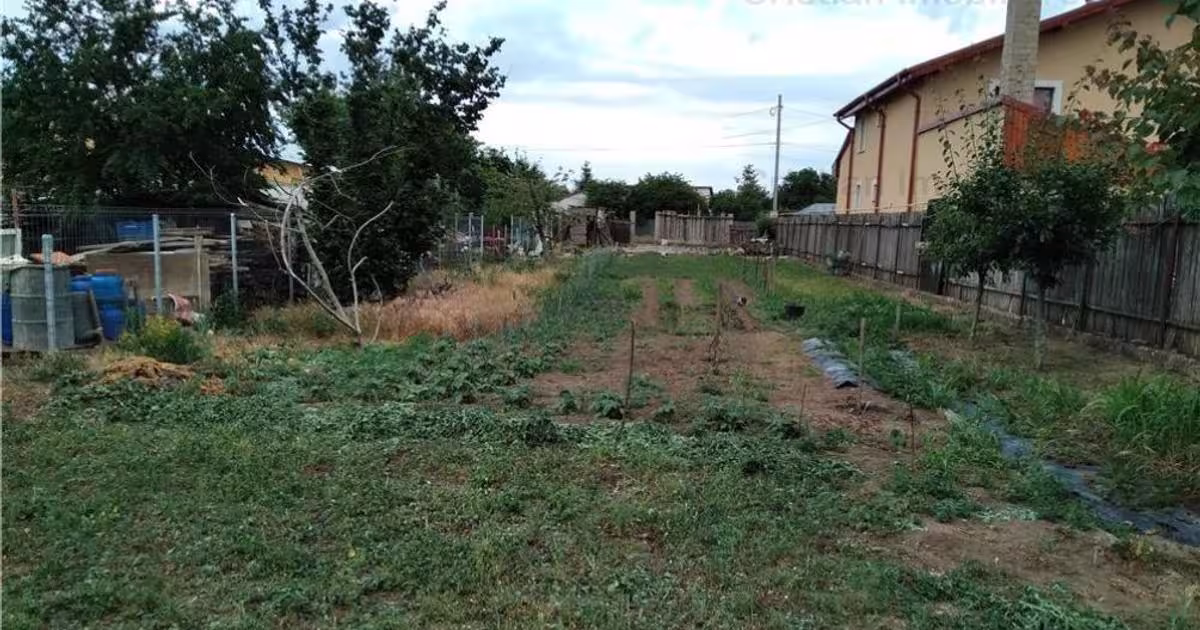 Teren intravilan de 1750 mp, în Cazasu