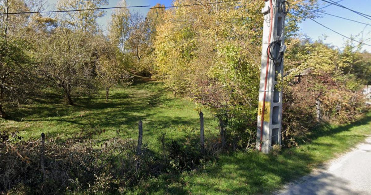 Teren intravilan de 3788 mp, în zona Central, Fieni