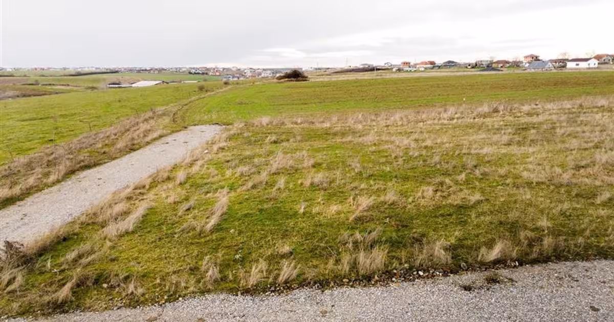 Teren intravilan de 500 mp, în Sânmartin
