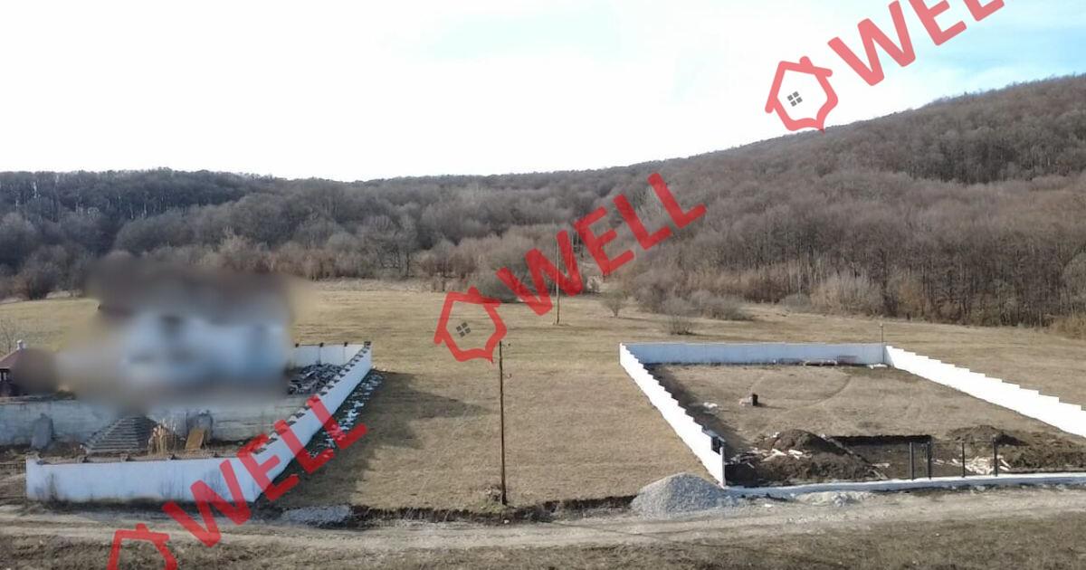 Teren intravilan de 900 mp, în Vâlcele