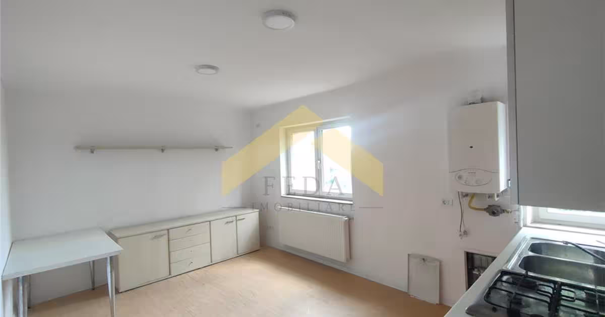 Apartament decomandat cu 36 camere în zona Confecții, Arad
