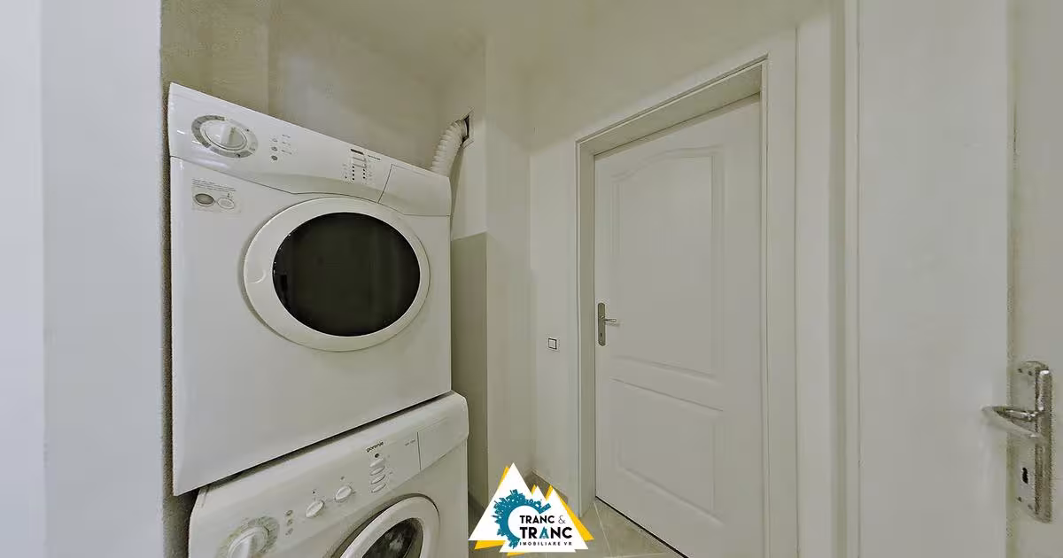 Apartament semidecomandat cu 2 camere în zona Subcetate, Arad