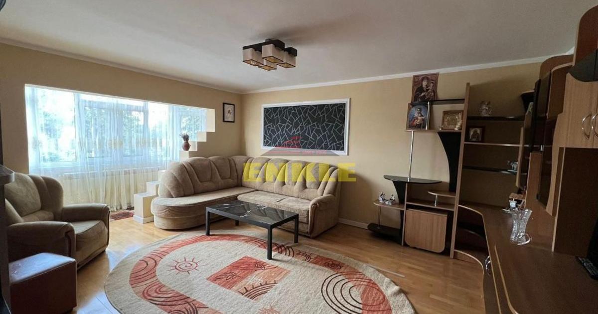 Apartament decomandat cu 3 camere în zona Central, Botoșani