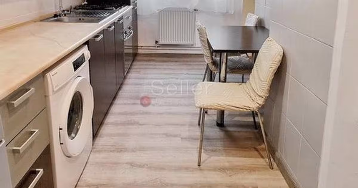 Apartament circular cu 3 camere în zona Calea București, Brașov