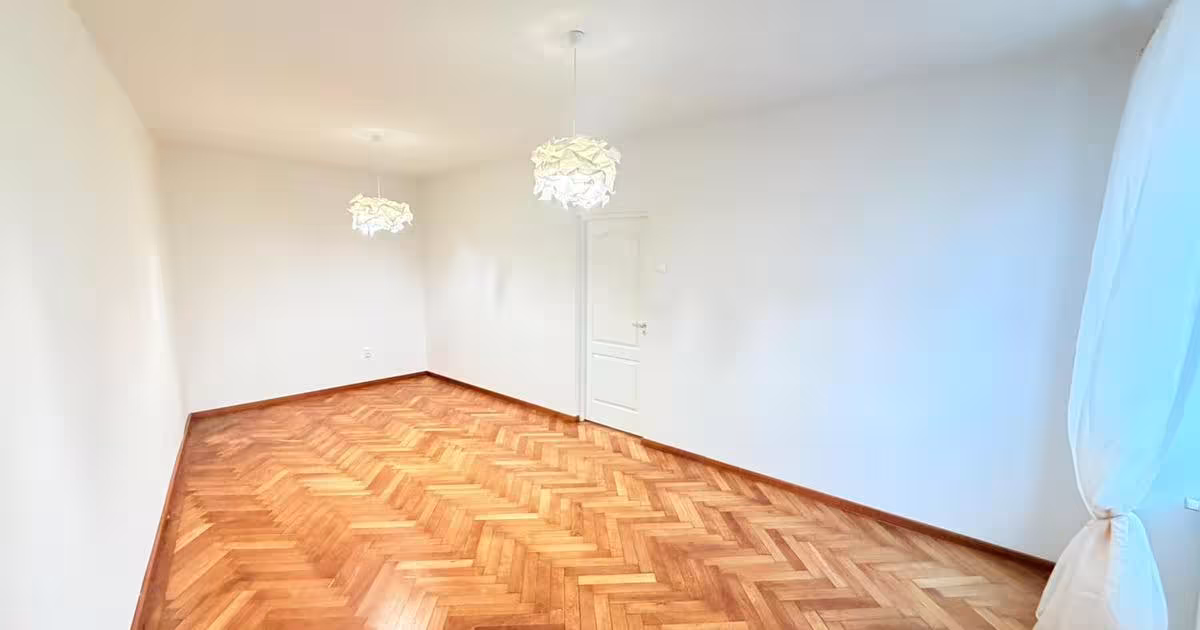 Apartament decomandat cu 4 camere în zona Central, Brașov