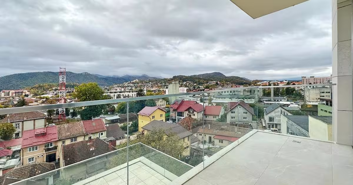 Apartament decomandat cu 4 camere în zona Central, Brașov