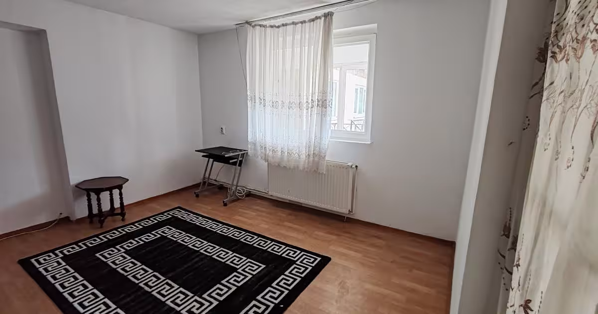 Apartament decomandat cu 6 camere în zona Central, Brașov