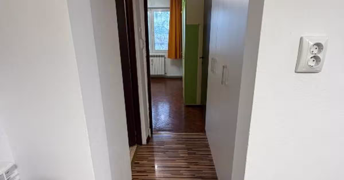 Apartament decomandat cu 3 camere în zona Vlahuță, Brașov