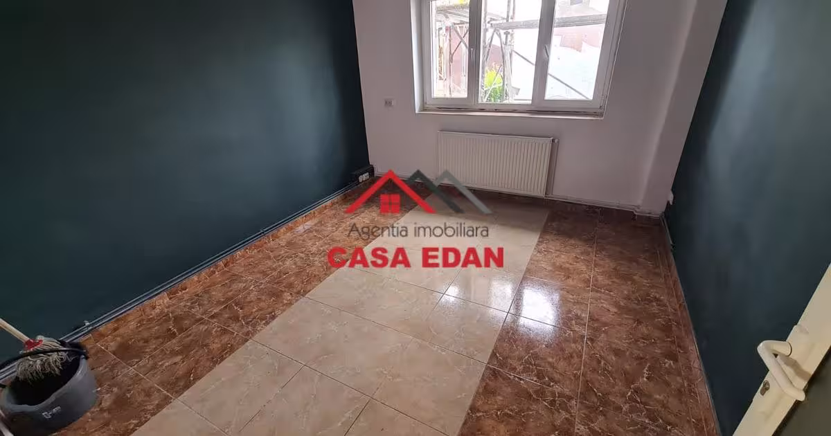 Apartament semidecomandat cu 2 camere în zona Central, Câmpina