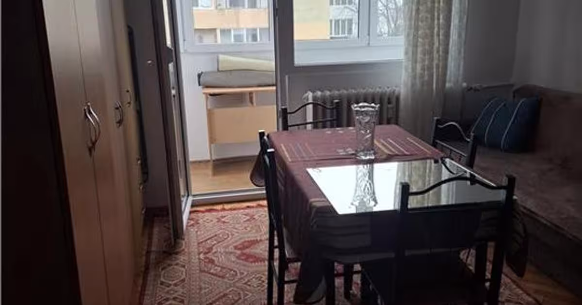 Apartament semidecomandat cu 3 camere în zona Andrei Mureșanu, Cluj-Napoca