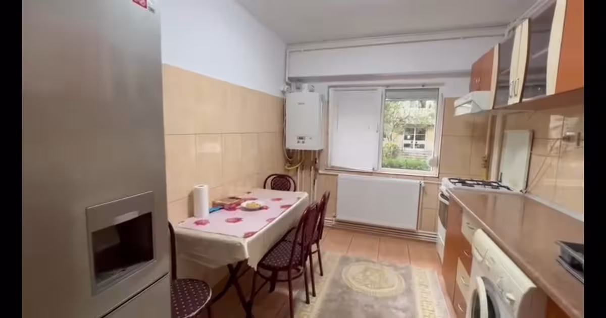 Apartament decomandat cu 3 camere în zona Boema, Constanța