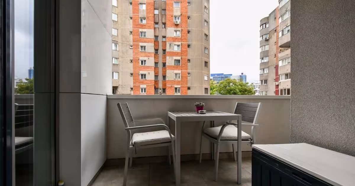 Apartament decomandat cu 2 camere în zona Capitol, Constanța