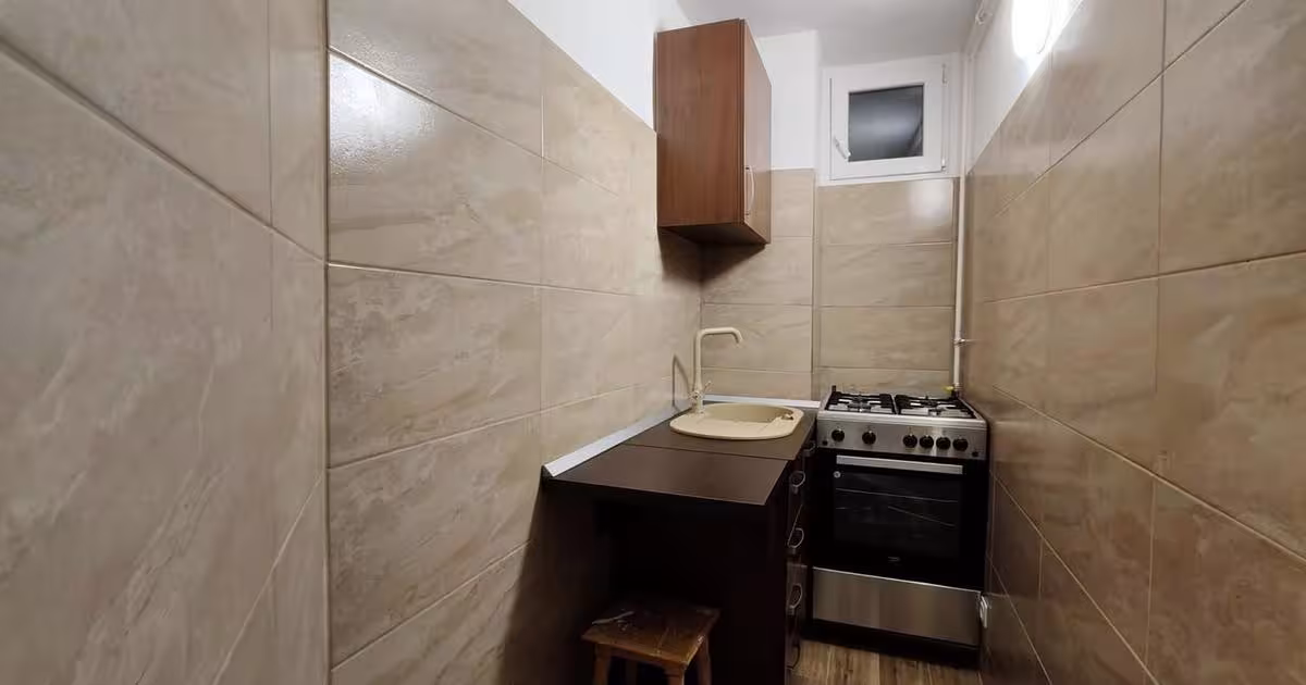Apartament circular cu 3 camere în zona Capitol, Constanța