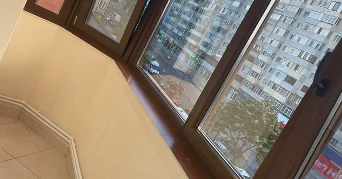 Apartament decomandat cu 4 camere în zona Casa de Cultură, Constanța