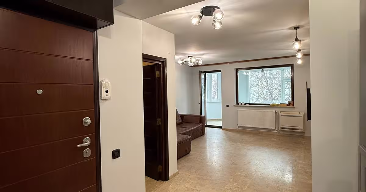 Apartament decomandat cu 3 camere în zona Cazino, Constanța