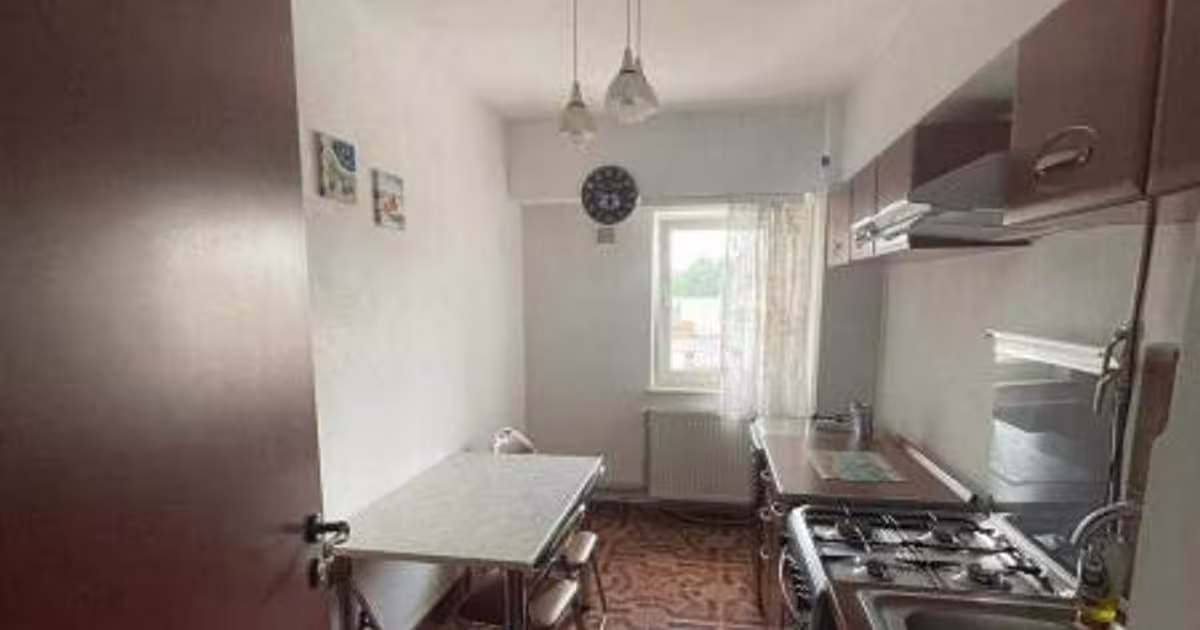 Apartament decomandat cu 2 camere în zona Delfinariu, Constanța