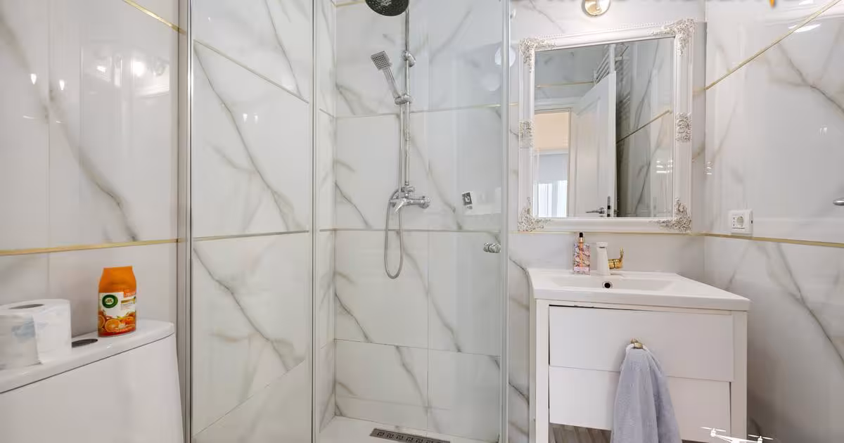 Apartament cu 4 camere în zona Delfinariu, Constanța