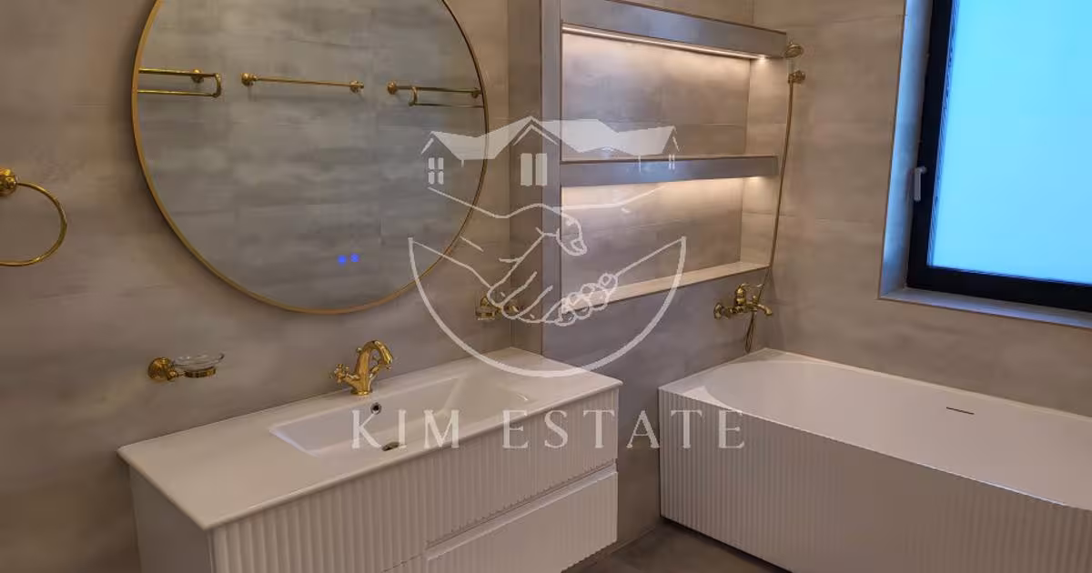 Apartament decomandat cu 4 camere în zona Exterior Nord, Constanța