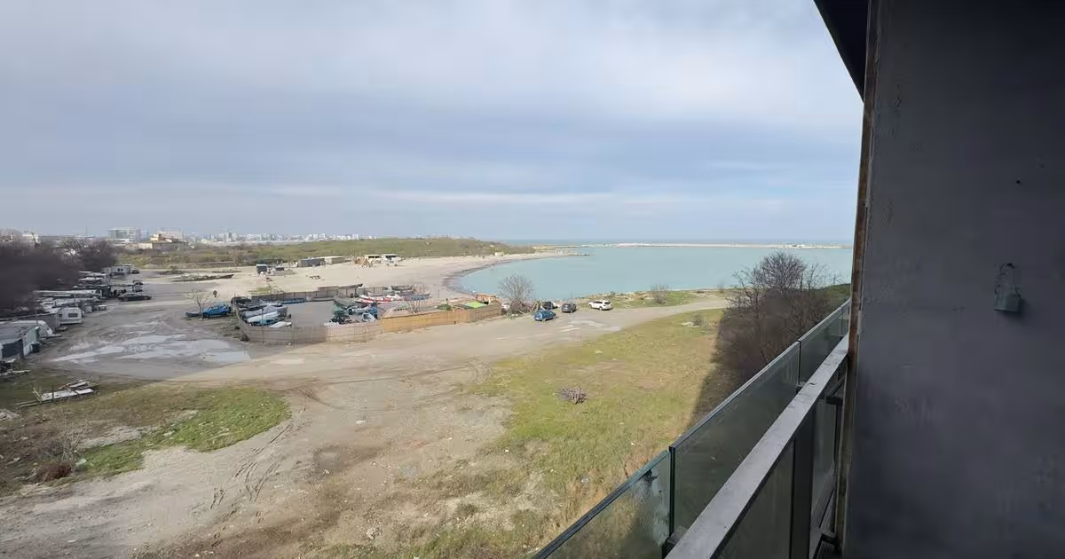 Apartament decomandat cu 3 camere în zona Faleza Nord, Constanța