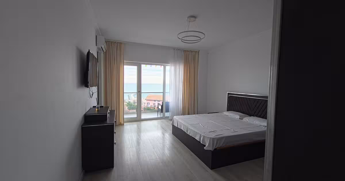 Apartament decomandat cu 4 camere în zona Faleza Nord, Constanța