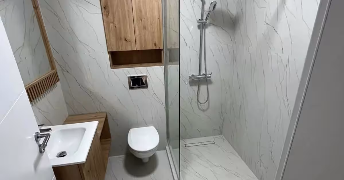 Apartament decomandat cu 2 camere în zona Far, Constanța