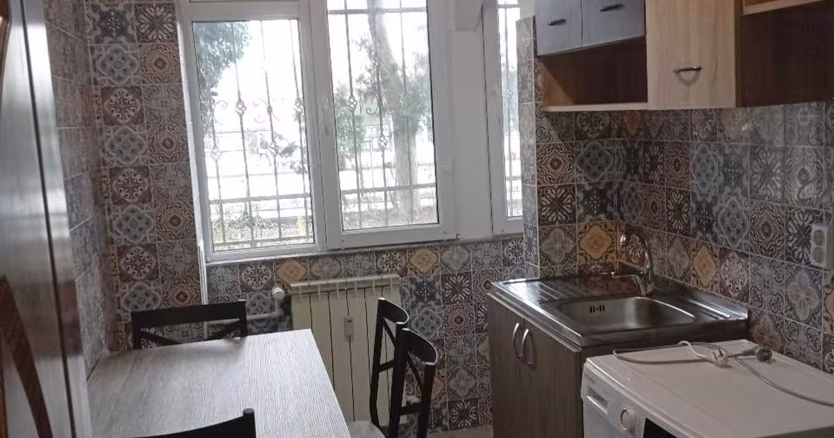 Apartament semidecomandat cu 2 camere în zona Gara, Constanța