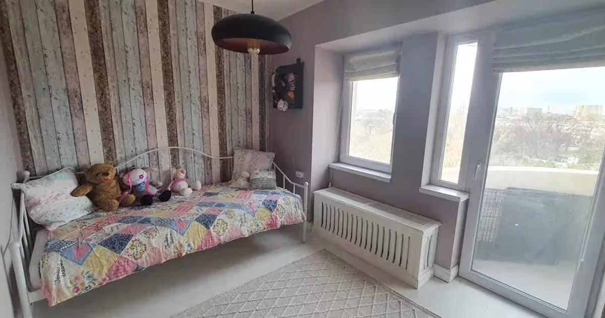 Apartament decomandat cu 3 camere în zona Gara, Constanța