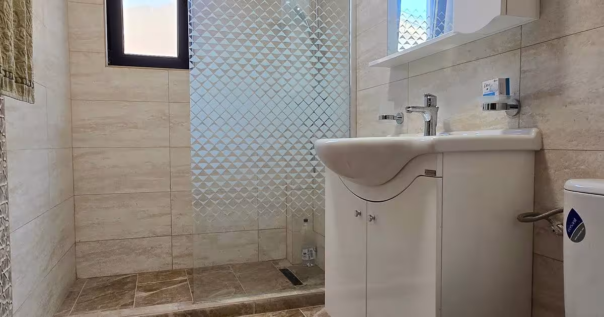 Apartament decomandat cu 2 camere în zona Peninsula, Constanța