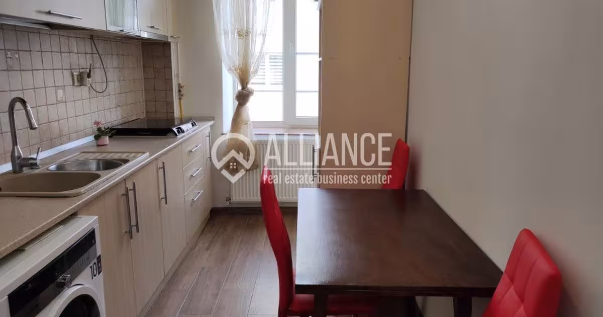Apartament semidecomandat cu 3 camere în zona Peninsula, Constanța